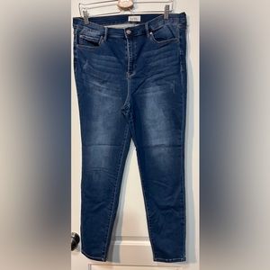 Stretchy Nicole Miller jeans size 16